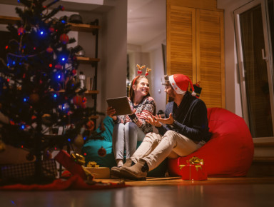Αυτοματισμός και Χριστούγεννα: 5 έξυπνοι τρόποι που μεταφέρουν τη μαγεία των Χριστουγέννων στο σπίτι σας!